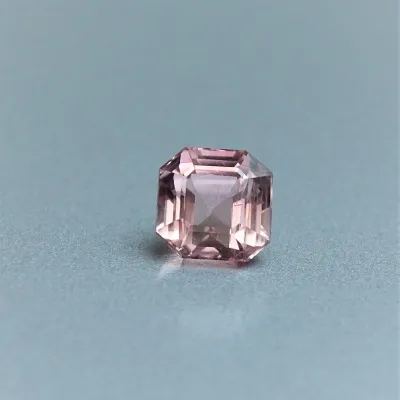 Turmalín přírodní rubelit 2,70ct, Brazil