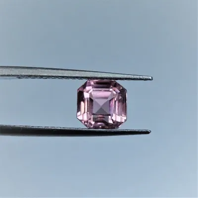 Turmalín přírodní rubelit 2,70ct, Brazil