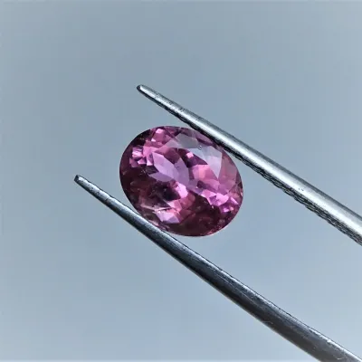 Turmalín přírodní rubelit 3,16ct, Brazilie