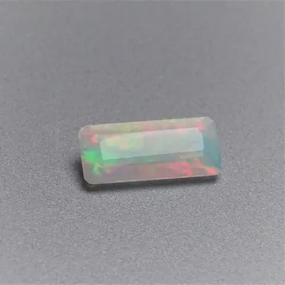 Etiopský opál kabošon broušený 4,25ct, Etiopie