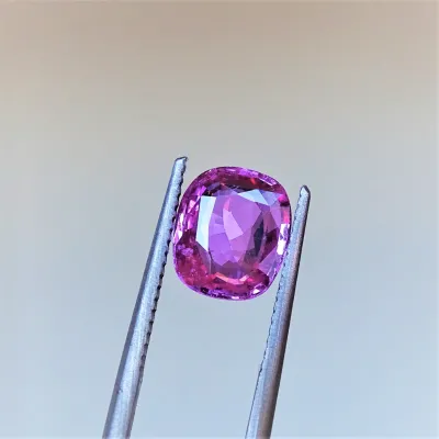 PARADSCHA safír - 2,57 ct Srí Lanka GIA certifikát (tepelně neupraven) PARADSCHA safír - 2,57 ct Srí Lanka GIA certifikát (tepelně neupraven)