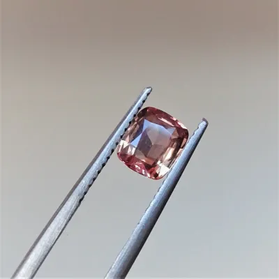 PADPARADSCHA  Safír - 1,03 ct Srí Lanka GIA certifikát (tepelně neupraven)