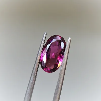 Granát - RHODOLIT - 2,5 ct