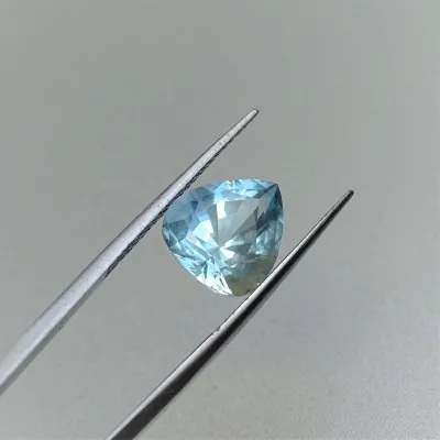 Akvamarín přírodní broušený 5,58ct, certifikát, Brazílie