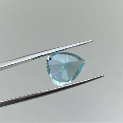 Akvamarín přírodní broušený 5,58ct, certifikát, Brazílie