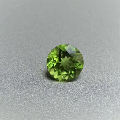 Peridot (olivín) broušený drahokam 3,36ct, Pakistán