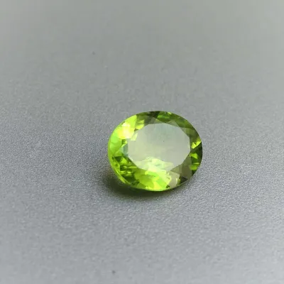 Peridot (olivín) broušený drahokam 3,17ct, Pakistán