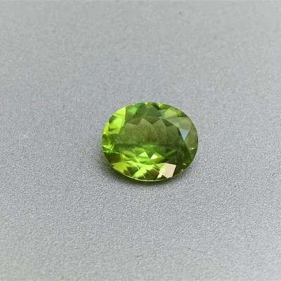 Peridot (olivín) broušený drahokam 3,17ct, Pakistán