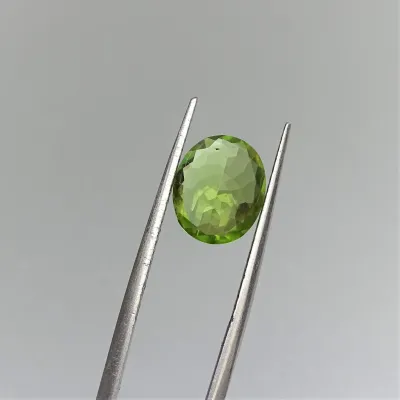 Peridot (olivín) broušený drahokam 3,17ct, Pakistán