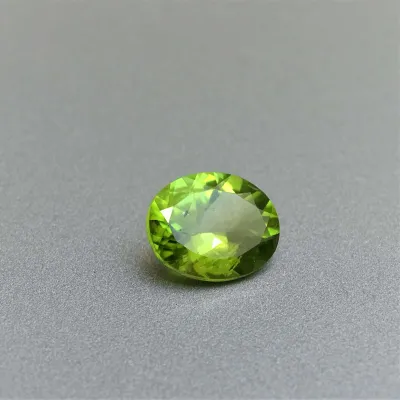 Peridot (olivín) broušený drahokam 3,84ct, Pakistán