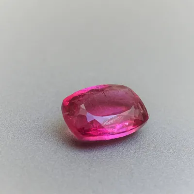 Turmalín přírodní rubelit 5,84ct, Brazil