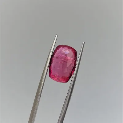 Turmalín přírodní rubelit 5,84ct, Brazil