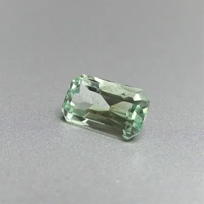 Hiddenit přírodní broušený 8,63ct, Afganistán