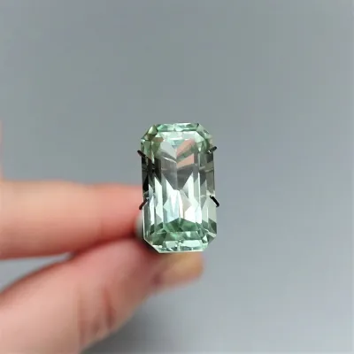 Hiddenit přírodní broušený 8,63ct, Afganistán