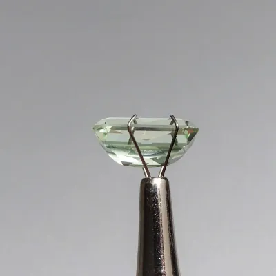 Hiddenit přírodní broušený 8,63ct, Afganistán