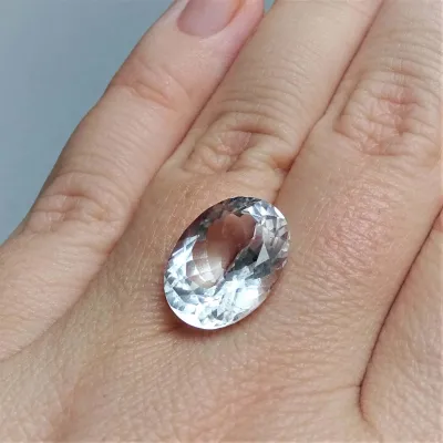 Danburit přírodní broušený 9,34ct, Mexiko