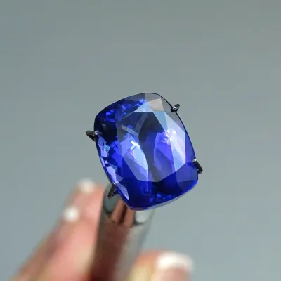Tanzanit drahokam broušený 9,78ct, ČGL certifikát, Tanzánie Tanzanit drahokam broušený 9,78ct, ČGL certifikát, Tanzánie