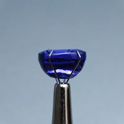 Tanzanit drahokam broušený 9,78ct, ČGL certifikát, Tanzánie Tanzanit drahokam broušený 9,78ct, ČGL certifikát, Tanzánie