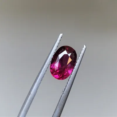 Granát - RHODOLIT - 1,87 ct Granát - RHODOLIT - 1,87 ct