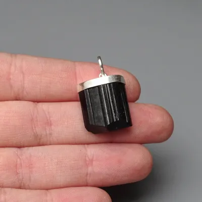 Turmalín černý, přírodní krystal přívěsek 6,9g, Brazílie