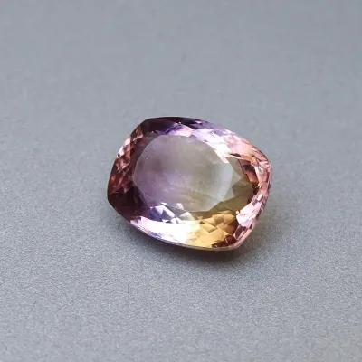 Ametrín přírodní broušený 15,77ct, Bolívie