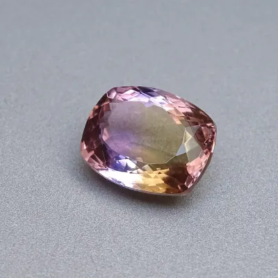 Ametrín přírodní broušený 15,77ct, Bolívie