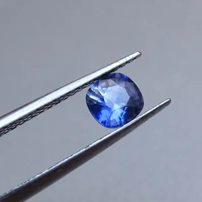 Safír modrý přírodní 1,18ct, Srí Lanka GIA certifikát Safír modrý přírodní 1,18ct, Srí Lanka GIA certifikát