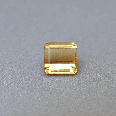 Topaz imperial přírodní broušený 2,17ct, Brazílie Topaz imperial přírodní broušený 2,17ct, Brazílie