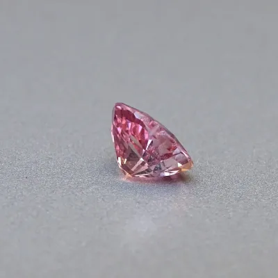 Turmalín přírodní růžový, broušený do tvaru srdce 1,64ct, Brazílie Turmalín přírodní růžový, broušený do tvaru srdce 1,64ct, Brazílie