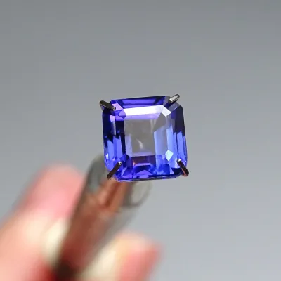 Tanzanit investiční drahokam 3,81ct, ČGL certifikát, Tanzánie Tanzanit investiční drahokam 3,81ct, ČGL certifikát, Tanzánie