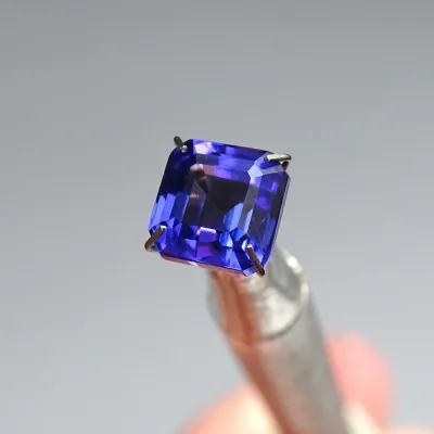 Tanzanit investiční drahokam 3,81ct, ČGL certifikát, Tanzánie Tanzanit investiční drahokam 3,81ct, ČGL certifikát, Tanzánie