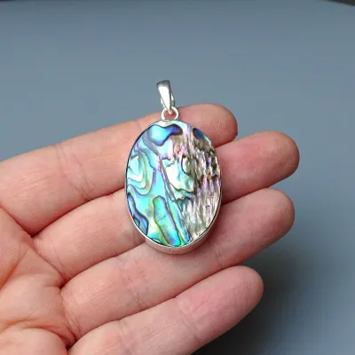 Abalone/Paua mušle přívěsek 12,5g, Nový Zéland