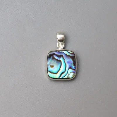 Abalone/Paua mušle přívěsek 4,3g, Nový Zéland