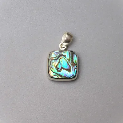 Abalone/Paua mušle přívěsek 3,8g, Nový Zéland