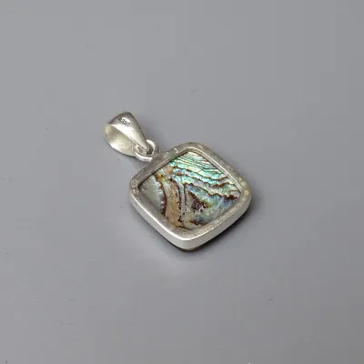 Abalone/Paua mušle přívěsek 4,1g, Nový Zéland