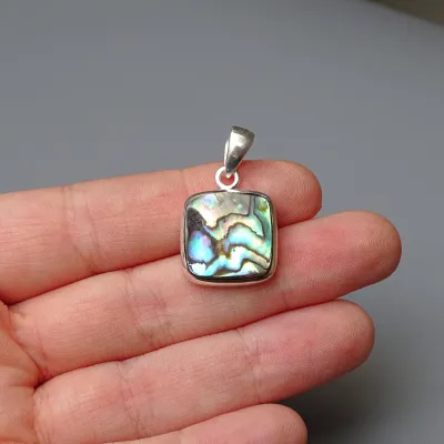 Abalone/Paua mušle přívěsek 4,1g, Nový Zéland