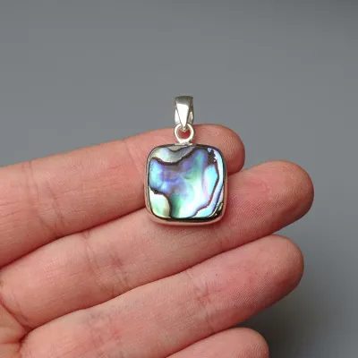 Abalone/Paua mušle přívěsek 3,8g, Nový Zéland