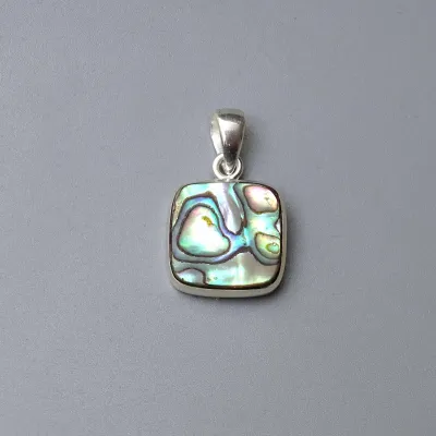 Abalone/Paua mušle přívěsek 3,8g, Nový Zéland