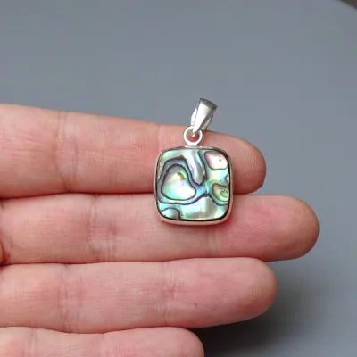 Abalone/Paua mušle přívěsek 3,8g, Nový Zéland