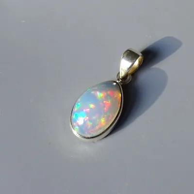Etiopský opál přívěsek 4,6g, Etiopie | MINERALS-STONES®