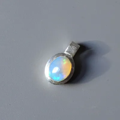 Etiopský opál přívěsek 3,2g, Etiopie | MINERALS-STONES®