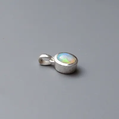 Etiopský opál přívěsek 3,3g, Etiopie | MINERALS-STONES®