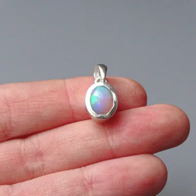 Etiopský opál přívěsek 3,3g, Etiopie | MINERALS-STONES®