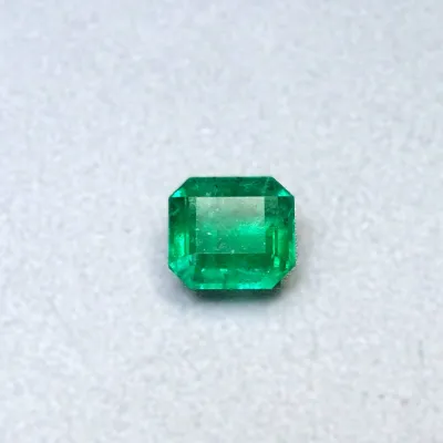 Smaragd přírodní broušený 2,58ct, certifikát, Zambie