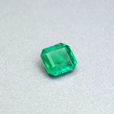 Smaragd přírodní broušený 2,58ct, certifikát, Zambie