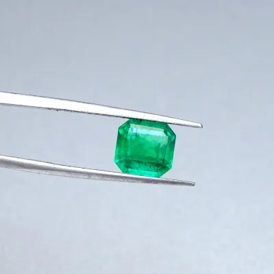 Smaragd přírodní broušený 2,58ct, certifikát, Zambie
