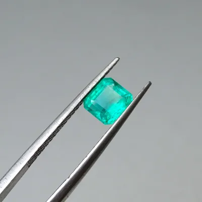 Smaragd přírodní broušený 1,38ct, certifikát, Zambie