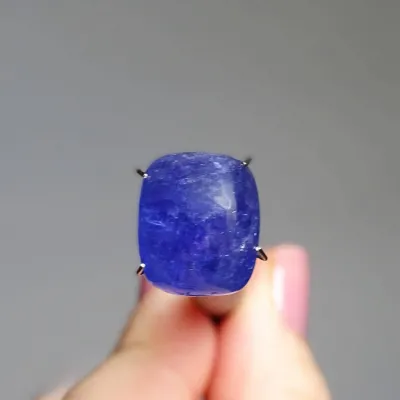 Tanzanit kabošon 11,35ct, Tanzánie | MINERALS-STONES®