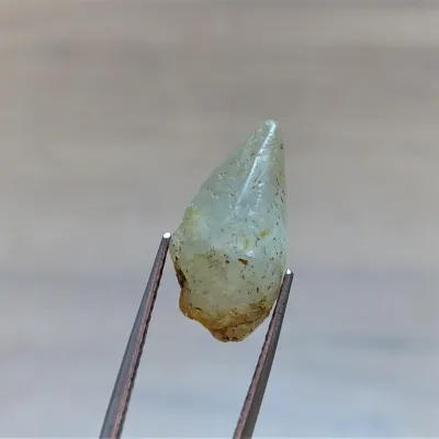 Safír surový krystal 9,89ct Srí Lanka