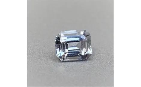 Bílý safír – elegantní drahokam čistoty ze Srí Lanky